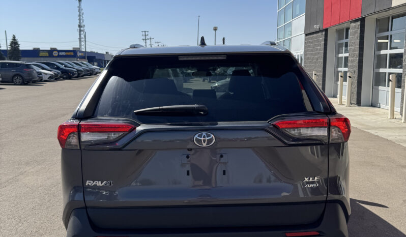 
2023 TOYOTA RAV4 XLE full									