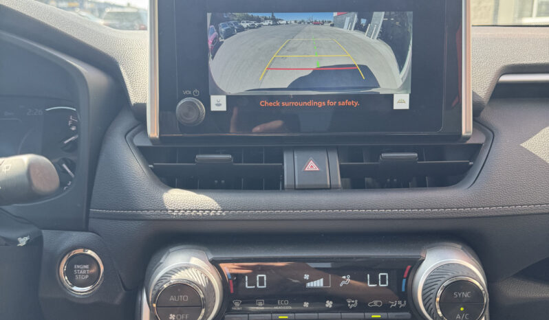 
2023 TOYOTA RAV4 XLE full									