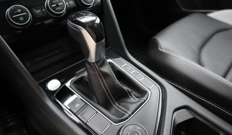 2023 Volkswagen Taos full