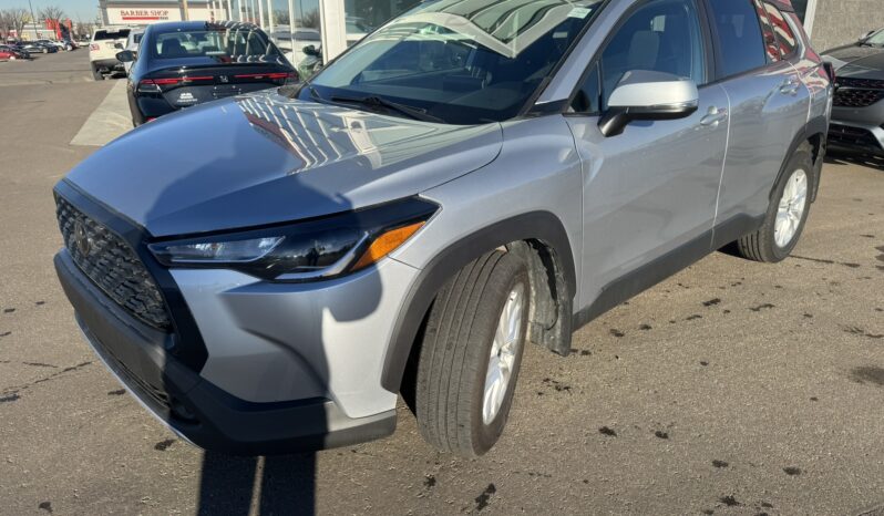 
2023 TOYOTA COROLLA CROSS LE full									