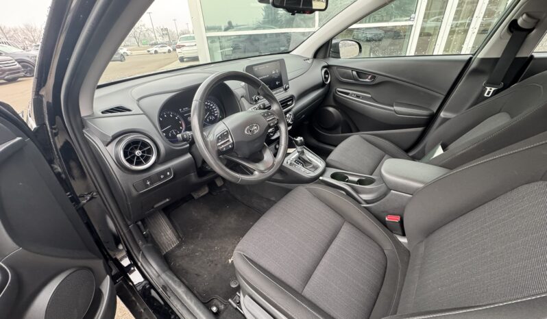 
2023 HYUNDAI KONA SE full									