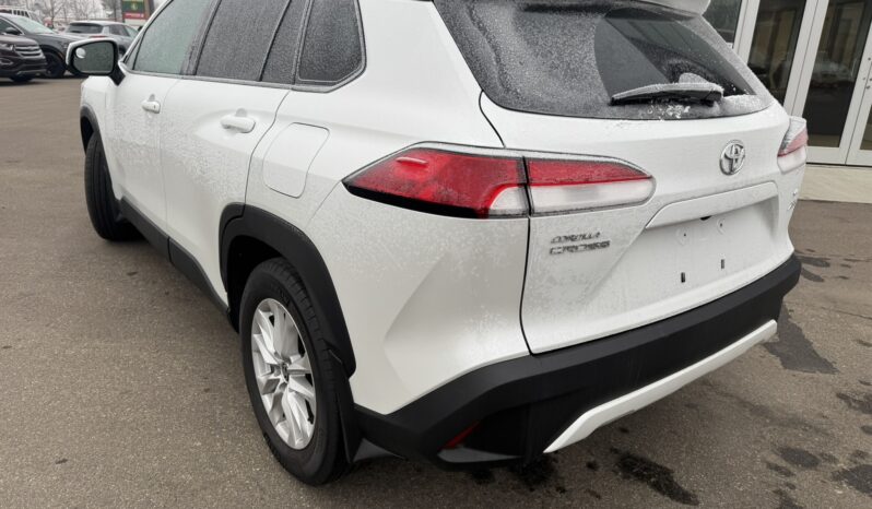 
2022 TOYOTA COROLLA CROSS LE full									