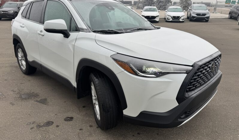 
2022 TOYOTA COROLLA CROSS LE full									