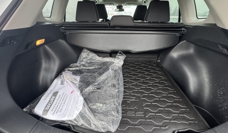 
2022 TOYOTA COROLLA CROSS LE full									