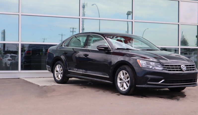 
2017 Volkswagen Passat full									