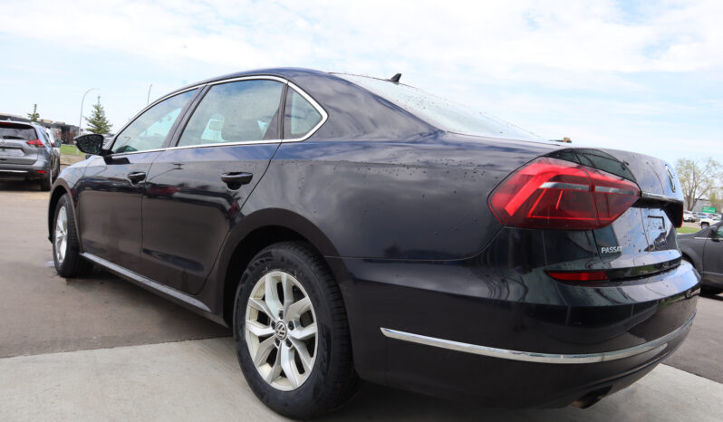 
2017 Volkswagen Passat full									