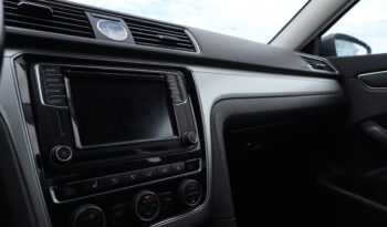 
2017 Volkswagen Passat full								