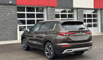 2023 MITSUBISHI OUTLANDER SE full