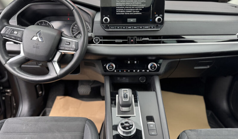 
2023 MITSUBISHI OUTLANDER SE full									