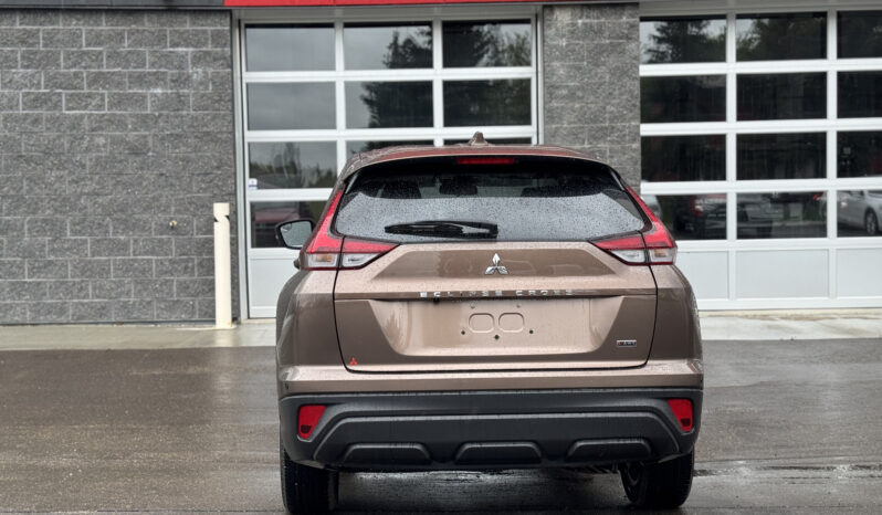 
2024 MITSUBISHI ECLIPSE CROSS ES full									