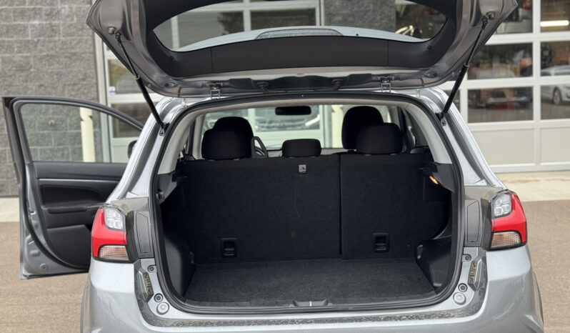 
2021 MITSUBISHI RVR SE full									