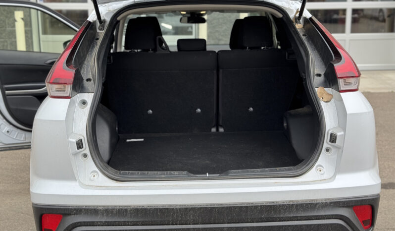 
2023 MITSUBISHI ECLIPSE CROSS ES full									