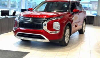 
2023 MITSUBISHI OUTLANDER SE full								
