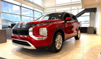 
2023 MITSUBISHI OUTLANDER SE full								