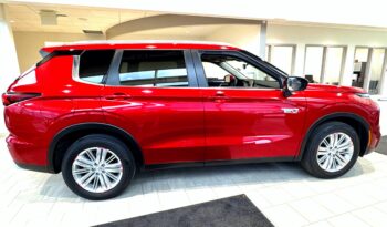 
2023 MITSUBISHI OUTLANDER SE full								