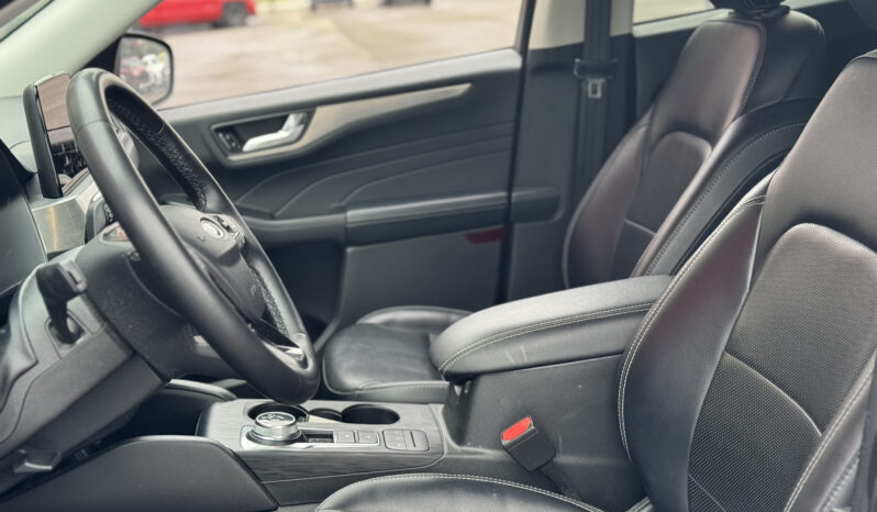 
2022 FORD ESCAPE TITANIUM full									