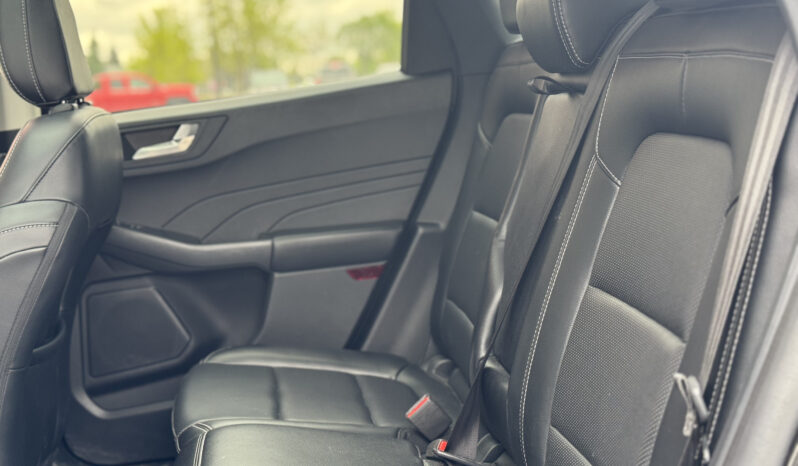 
2022 FORD ESCAPE TITANIUM full									