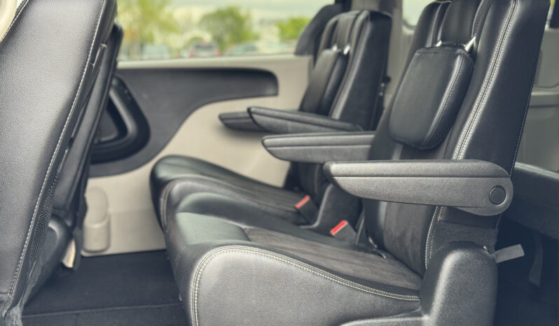 
2019 DODGE GRAND CARAVAN SXT full									