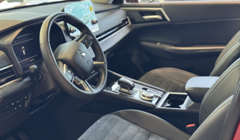 
2023 MITSUBISHI OUTLANDER SE full									