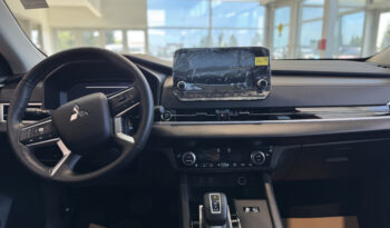 
2023 MITSUBISHI OUTLANDER SE full								