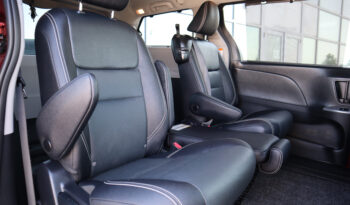 2020 TOYOTA SIENNA SE full