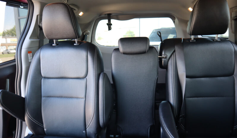 2020 TOYOTA SIENNA SE full