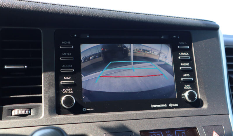 2020 TOYOTA SIENNA SE full