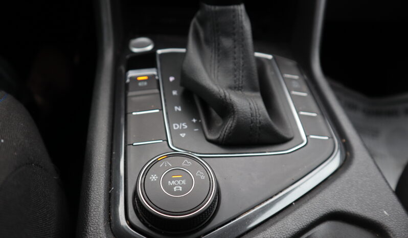 
2021 VOLKSWAGEN TIGUAN full									