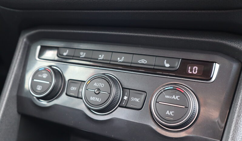 
2021 VOLKSWAGEN TIGUAN full									